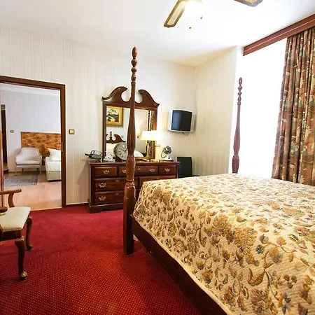 Loewen Otel