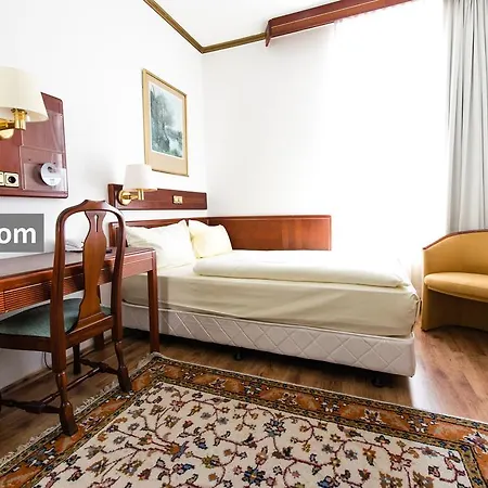 Löwen Hotel 3*
