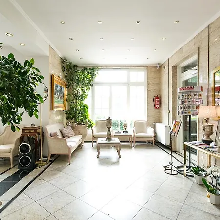 Loewen Otel 3*