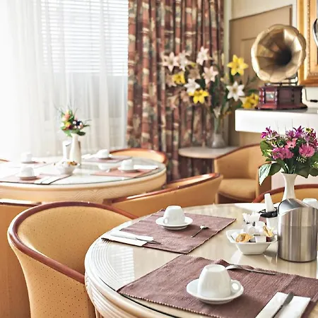 Otel Loewen 3*